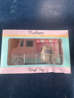 2021 PUSHEEN Cat Ice Cream Truck Collectible Vinyl Figure New in Box